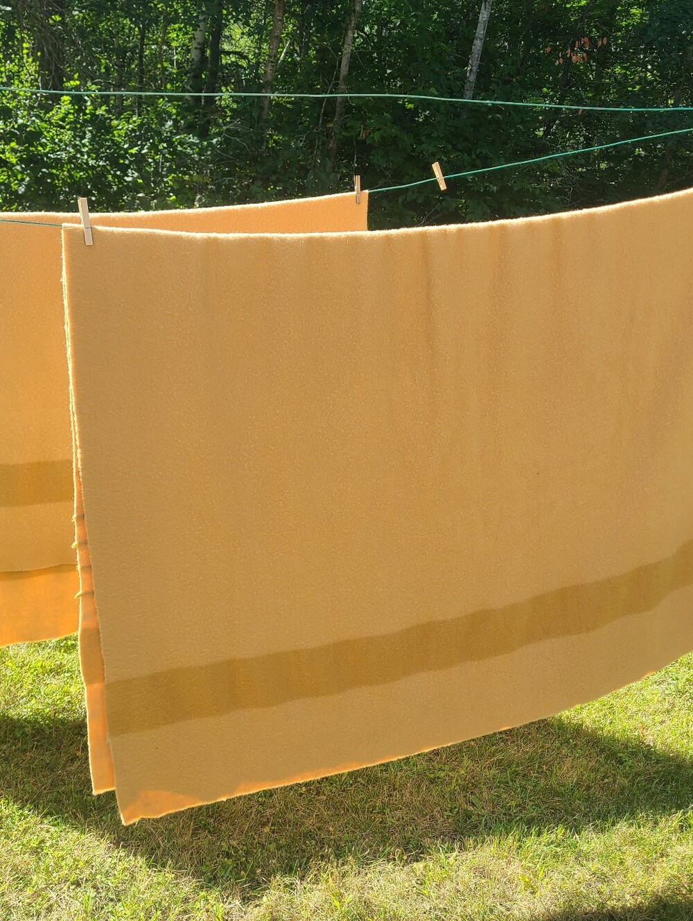 PAIR of HUDSON BAY WOOL BLANKETS - Picture 6 of 7